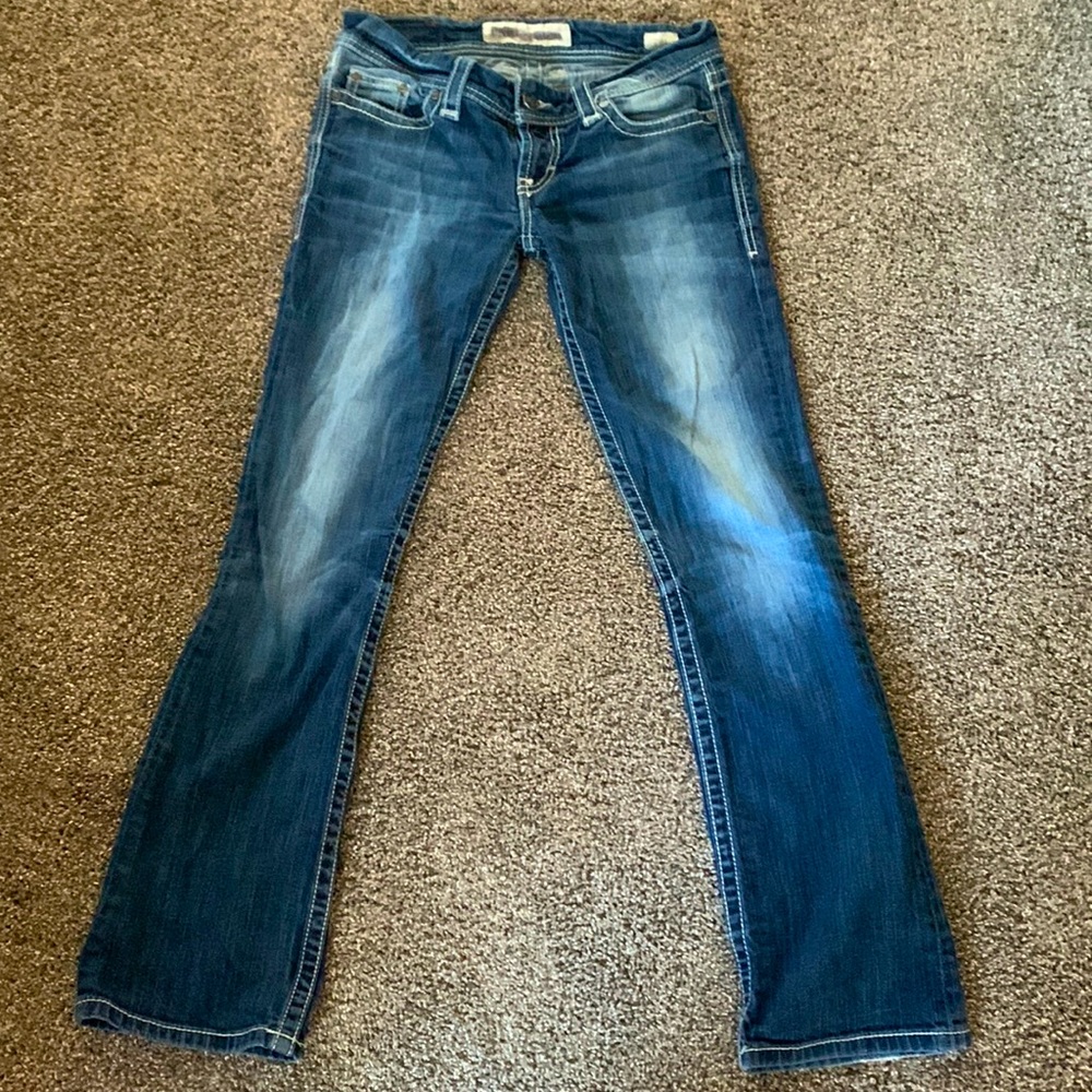 Women’s BKE jeans.